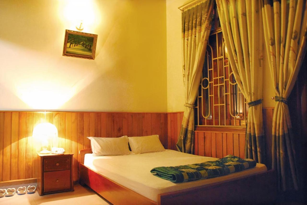 Hai Huong Hotel Куинён Экстерьер фото
