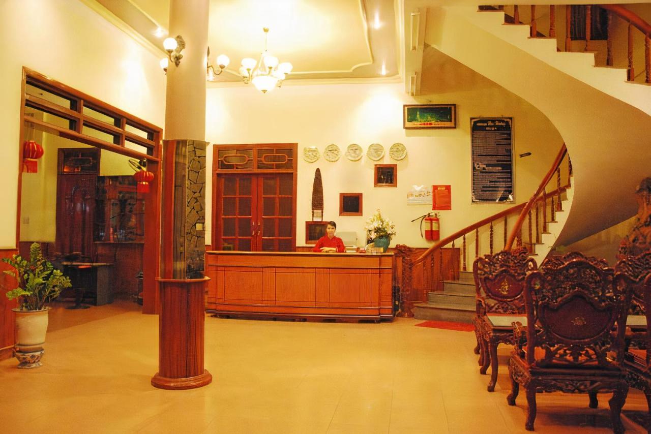 Hai Huong Hotel Куинён Экстерьер фото