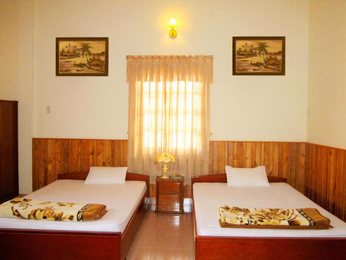 Hai Huong Hotel Куинён Экстерьер фото