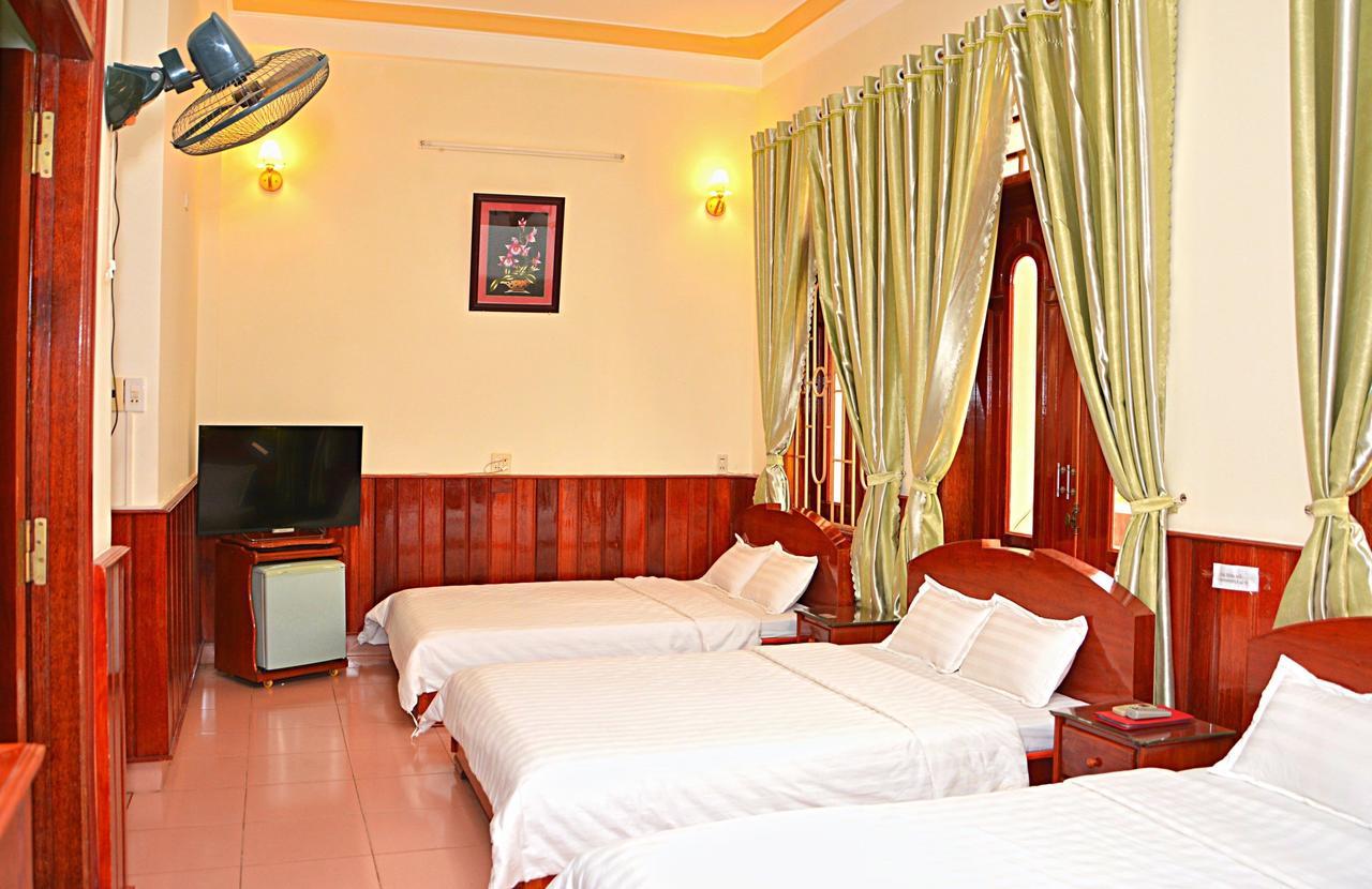 Hai Huong Hotel Куинён Экстерьер фото