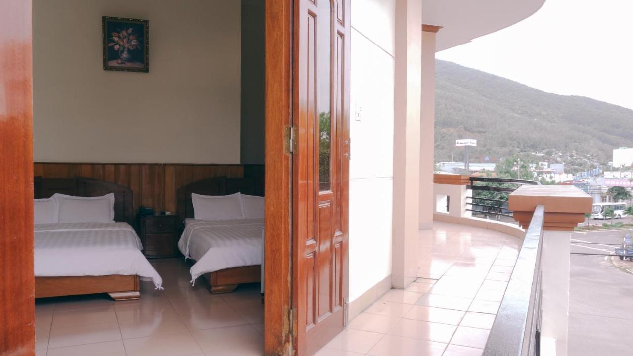 Hai Huong Hotel Куинён Экстерьер фото